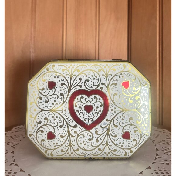 Vintage Octagonal Decorative Daher Biscuit Tin Box Hearts Hinged Lid Gold Red - Picture 1 of 9